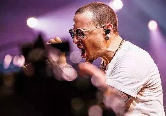 linkinpark主唱童年经历,回忆杀合拍版