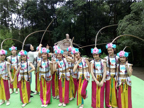 鍥介檯鍙嬪煄鏂囧寲浜ゆ祦,鍥介檯鍙嬪ソ鍩庡競闈掑皯骞磋冻鐞冭禌