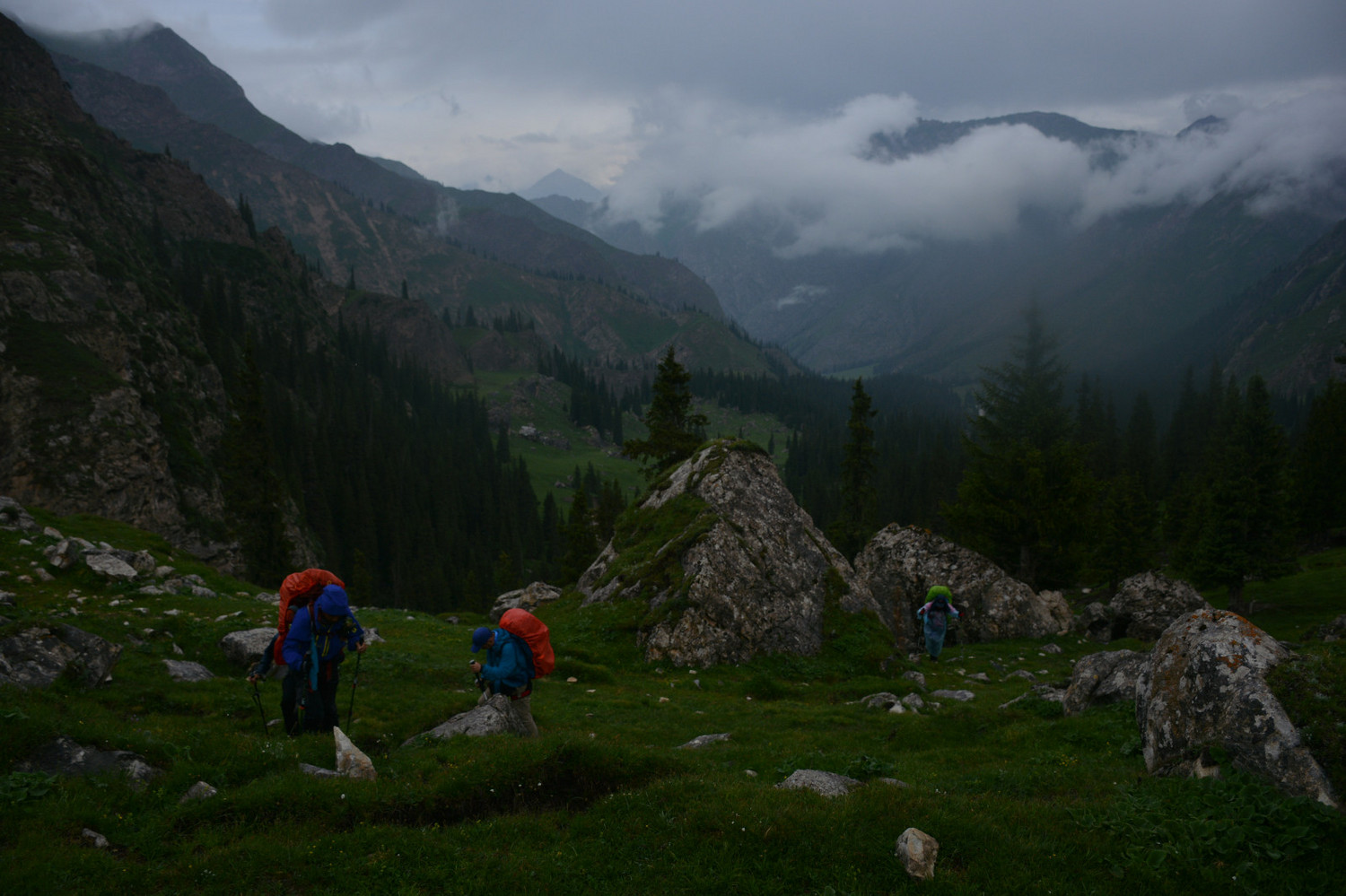 行者无疆-6月乌孙，漂洋过海为圣湖，翻山越岭因初心