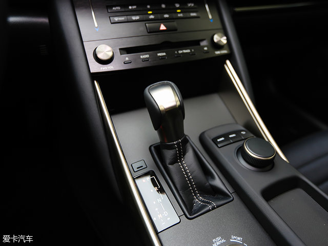 外观运动内饰科技感强雷克萨斯nx,新款雷克萨斯颜值爆表