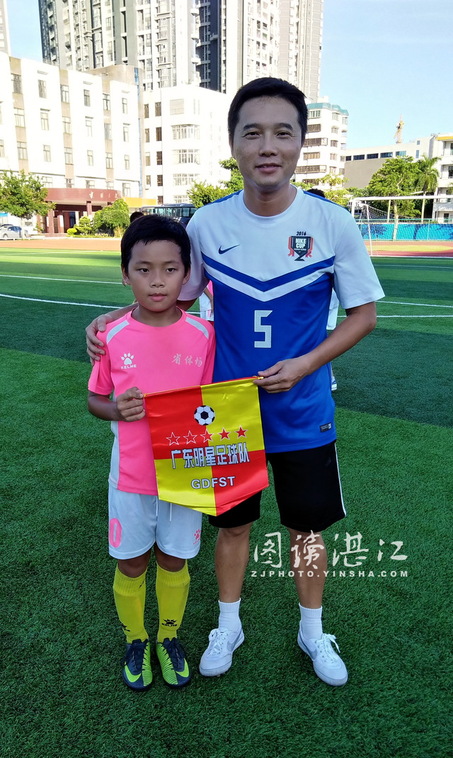 足球哪个国家发明出来的,足球实时比分怎么出来的