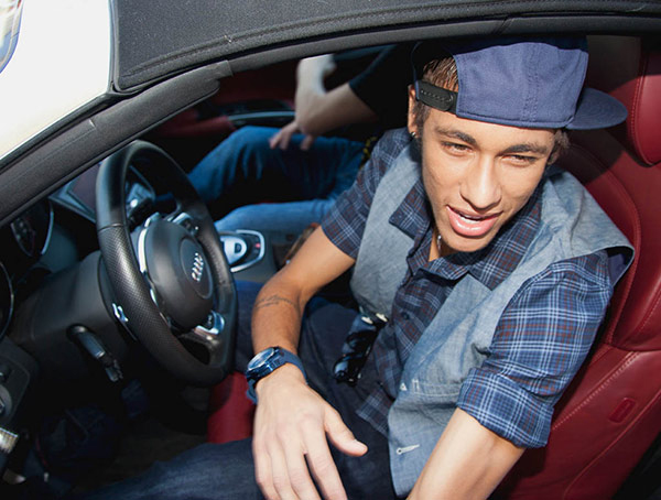 大巴黎2亿欧交易,大巴黎1亿欧元报价姆巴佩