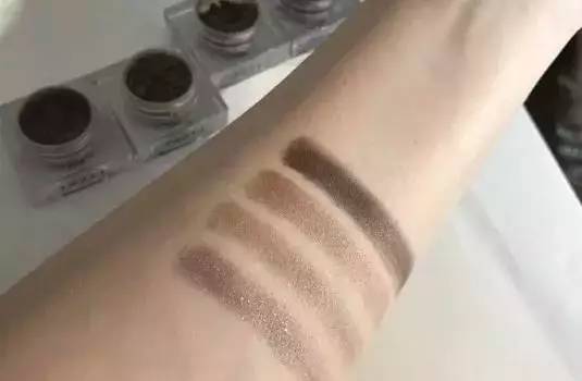 自从买了这些化妆品，我发现自己越来越像水原希子了……