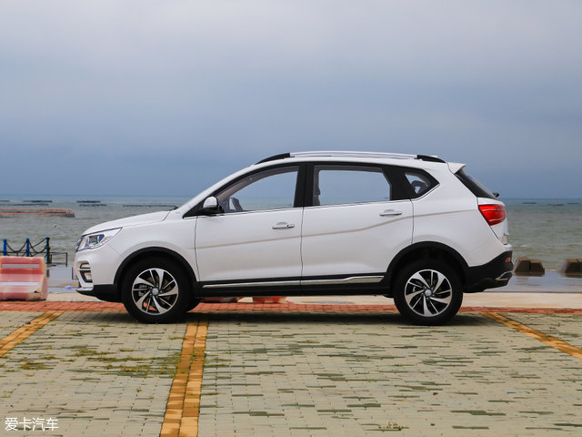 宝骏5602015手动舒适型驾驶体验,宝骏560驾驶功能键视频讲解