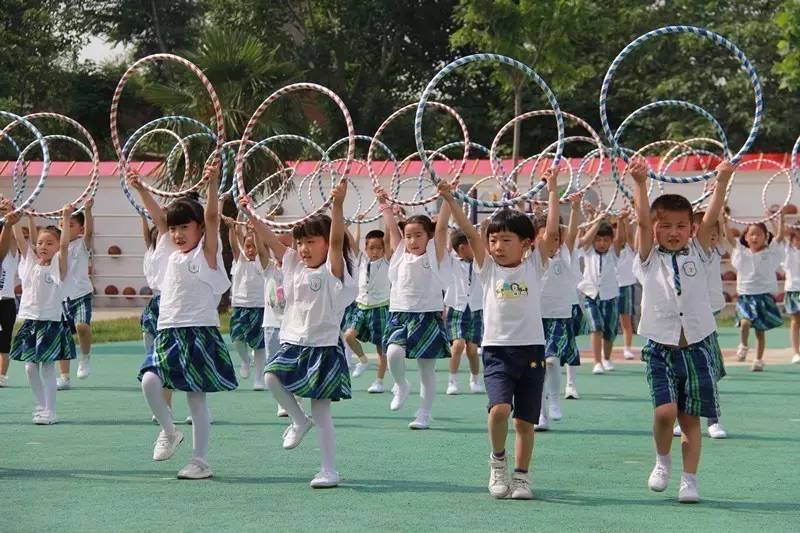 快乐童年放飞梦想诗歌,快乐校园梦想起航