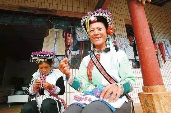 东风韵和可邑小镇哪个好玩,可邑民族文化生态旅游村