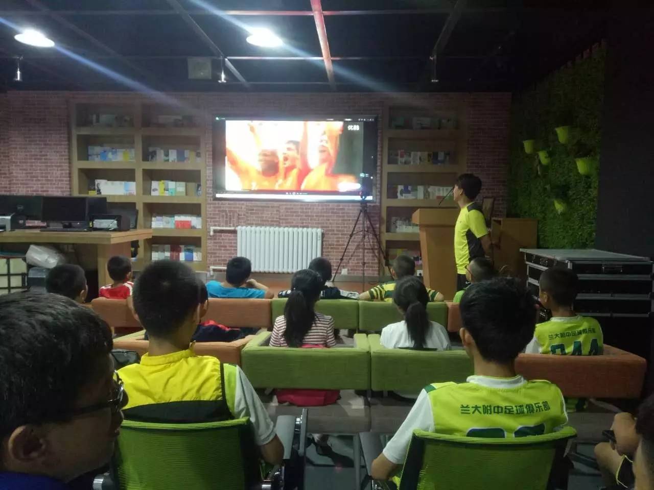 兰州足球培训班小学生,圆梦青少年足球培训