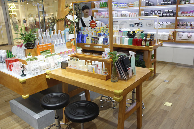 西安化妆品店排名前十名,西安哪家的美妆店好