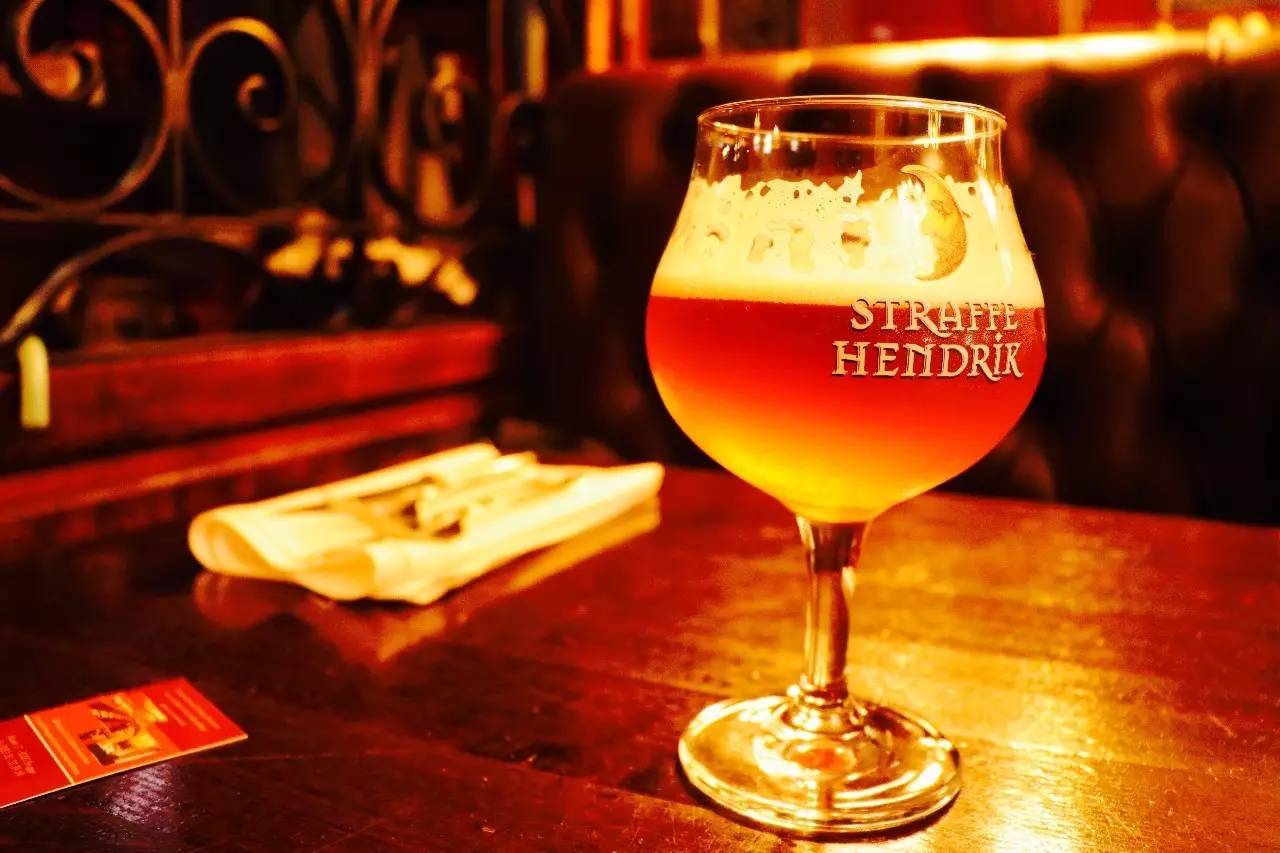 坐火车游欧洲视频,坐着火车游英国