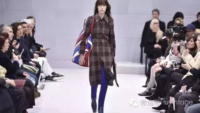 小众却是大牌的包包,别再沉迷大牌这5款小众品牌包包