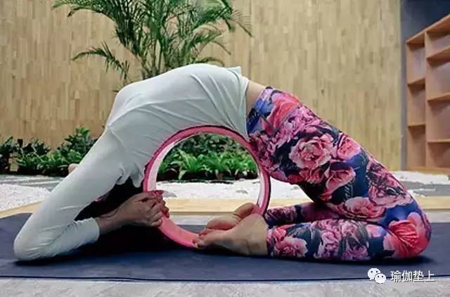 练瑜伽经常放屁有没有问题,练瑜伽为啥会放臭屁