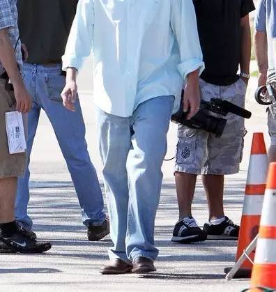 直男们求求你，衣服别再这么穿了，否则下一个七夕还是你自己过！