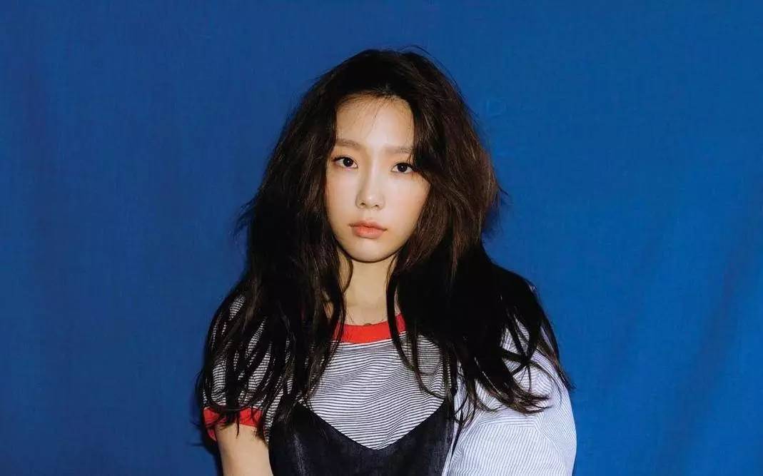 夏天时尚减龄发型编发教程,夏季发型编发教程简单