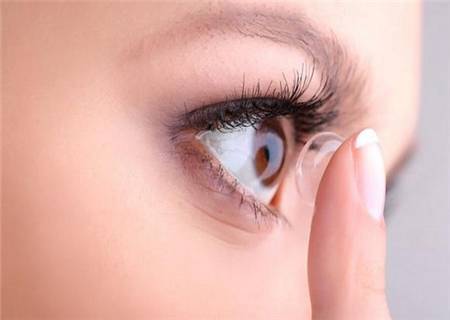 视力滑坡！这些隐形眼镜才是扮美秘籍