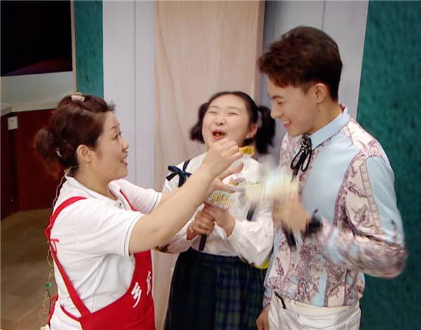 何岩的对象是谁,何岩什么时间结婚