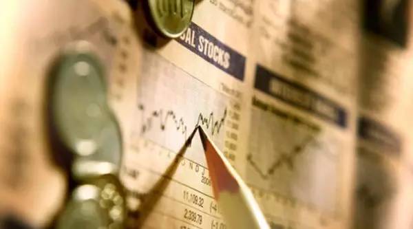 新规落地！对6万亿货币基金出台持仓管理、控制资金投向……机构咋调整策略？散户投资影响多大