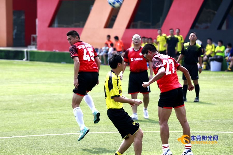 校友齐聚燃热血青春第二届东莞全国高校校友足球联赛开波