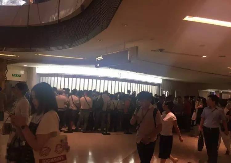 ladym铔嬬硶涓婃捣鍥介噾鎺掗槦,ladym鍥介噾涓績