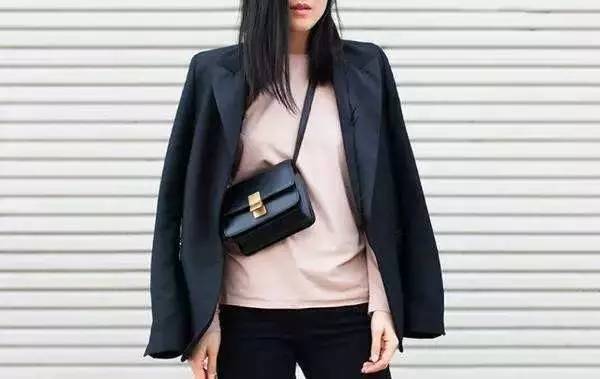 为什么女人都想拥有celinebox,为什么每个女人都拥有一个钻戒