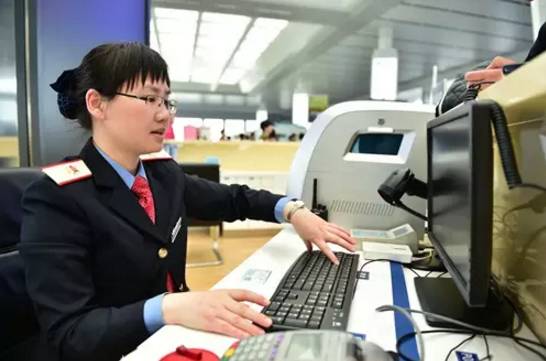 假期余额不足返程交通安全请注意,暑期余额不足请做好开学准备