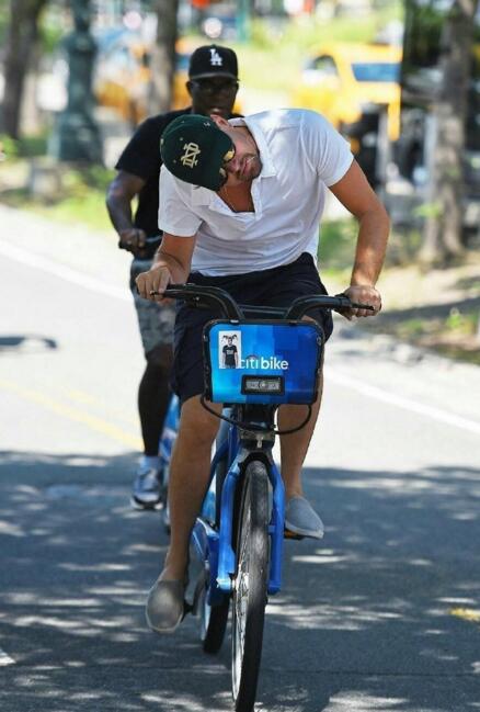 躲镜头的女星,躲镜头迪丽热巴