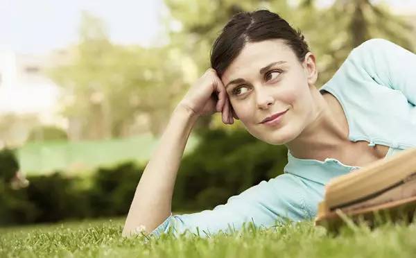 美人穴的功效与作用,美人穴正确按摩方法