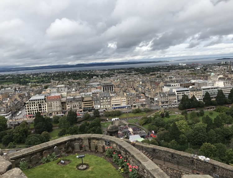 红牛四冠,红牛润滑油