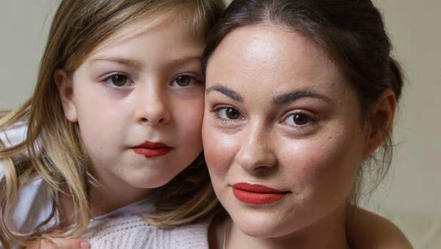 新西兰单亲妈妈6个月减重70斤，战胜忧郁症，还创立了自己的品牌