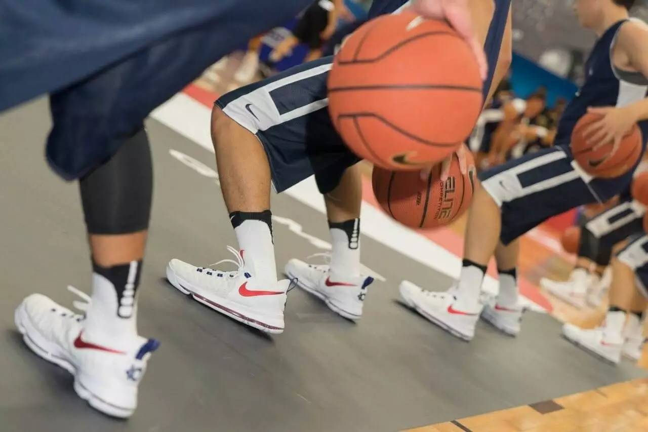 苦口婆心教会我们打球的那个人！