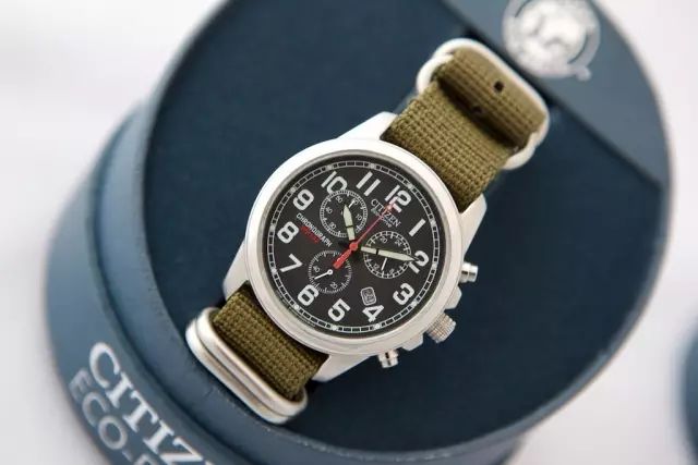 手表不一定非要戴手上,新手入门有哪些腕表值得推荐