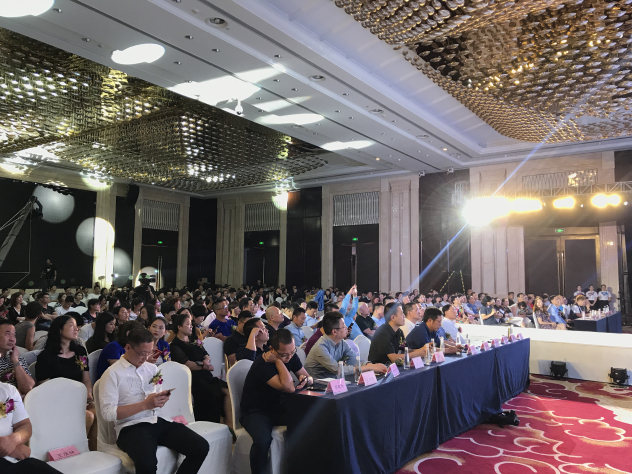 放弃公务员做快递小哥,辞掉铁饭碗成外卖骑手