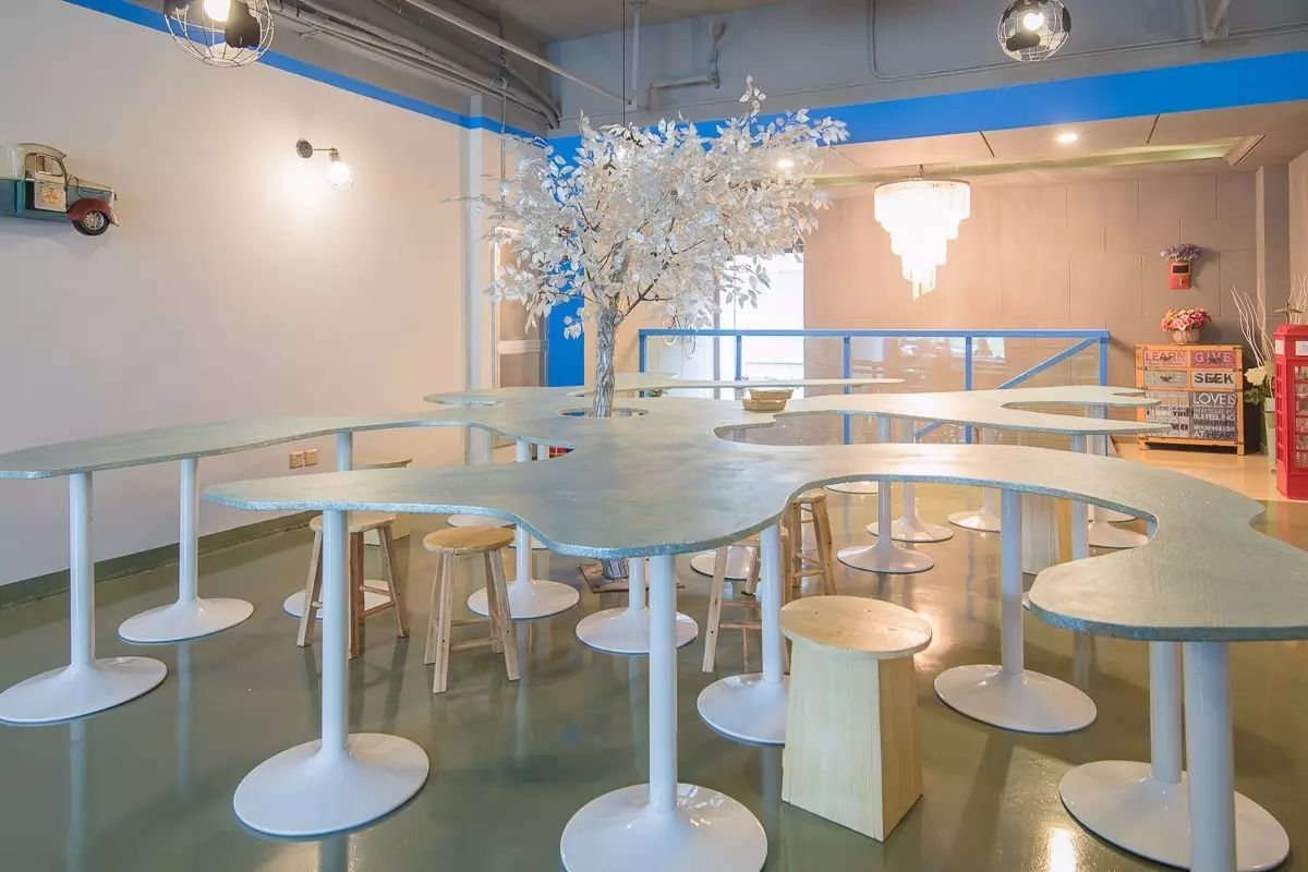 城西悄悄开了一家脑洞大开的烘焙店，辣味千层，魔方蛋糕，桃胶枸杞月饼……不输哈利·波特的糖果屋啊