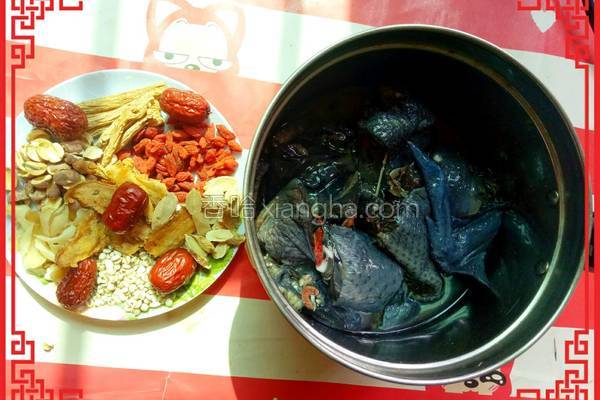 猴头菇当归黄芪党参能一起煲汤吗,当归党参乌鸡汤小孩能喝吗