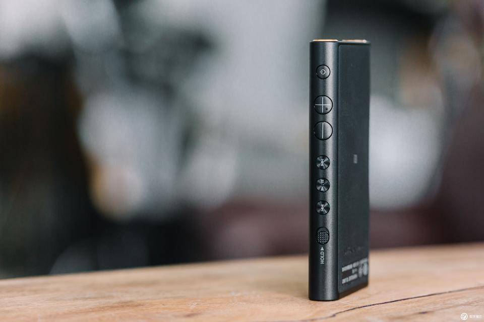 索尼walkmana300测评,索尼nw-a306和zx300a哪个好