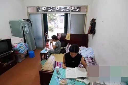 江西师范一个月生活费,江西大一生活费多少钱