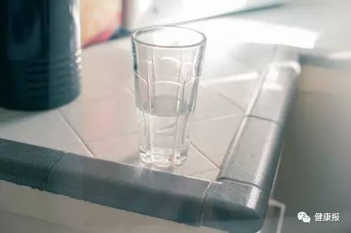 感冒了多喝水不吃药能恢复吗,感冒了多喝水真的管用吗