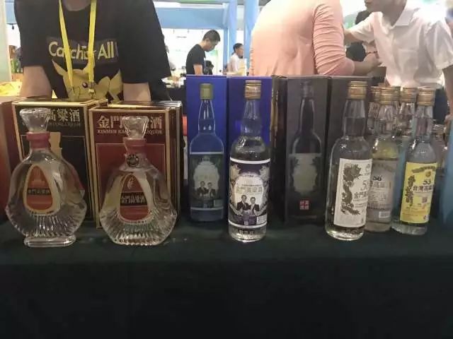 无锡吃货快去!2000多种商品,*疆新**红枣、台湾凤梨酥、阳山糯米饼分分钟抢空……看完只想立刻冲去现场!