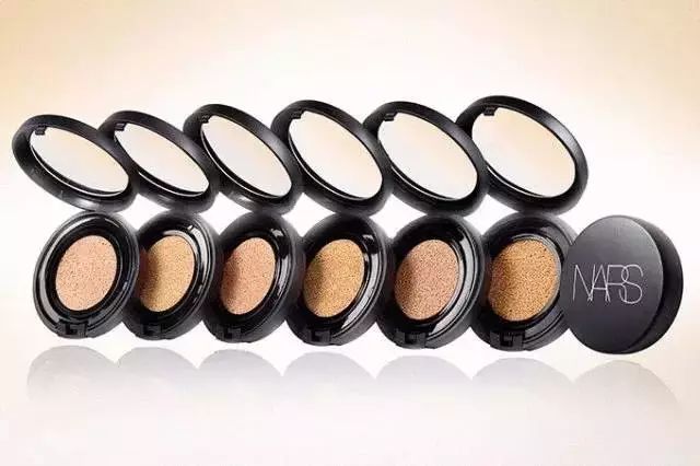 “老司机”NARS开车进北京｜登陆SKP再留情！腮红口红“污”到没眼看，底妆系列也玩“假正经”？