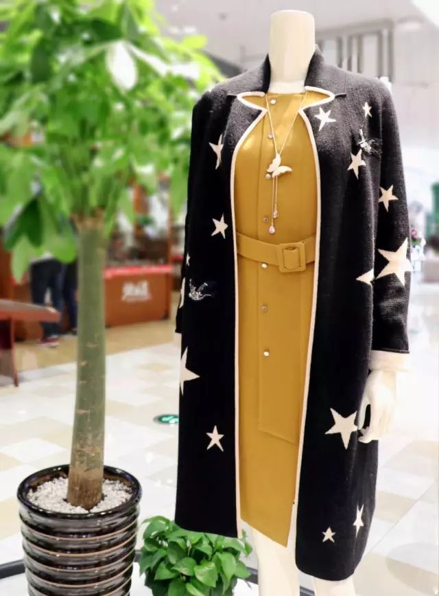 100元帮你搞定一套秋装,花一件衣服的钱穿两件衣服