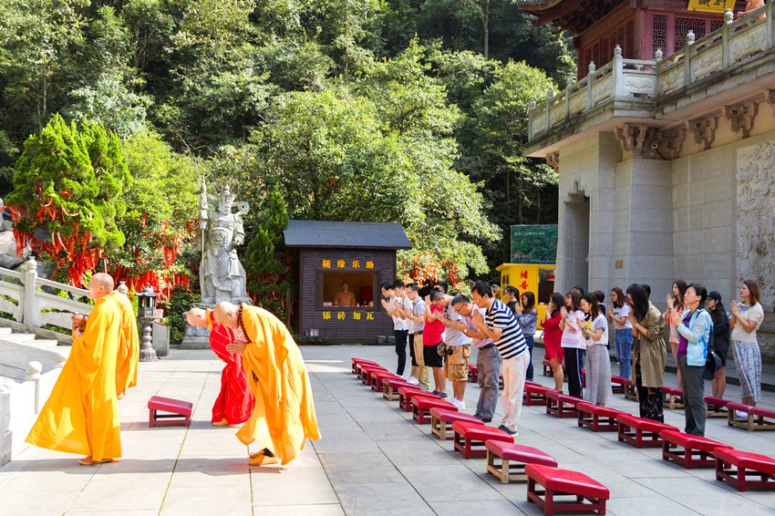 3天2夜!秋日带你去这座绝美山城体验不一样的“慢旅行”!