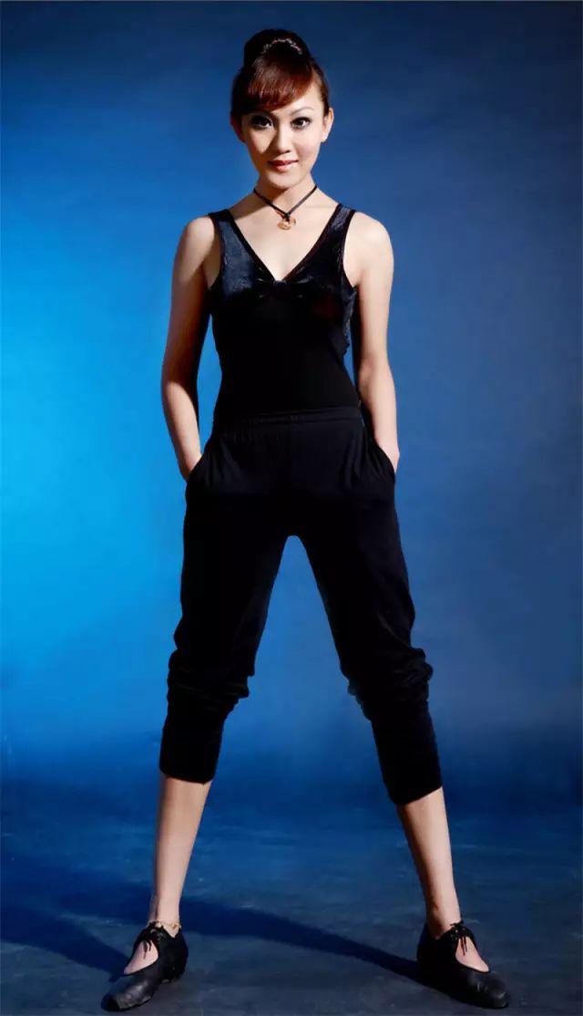 姝岃垶鑹烘湳涓績,姝岃垶涓績