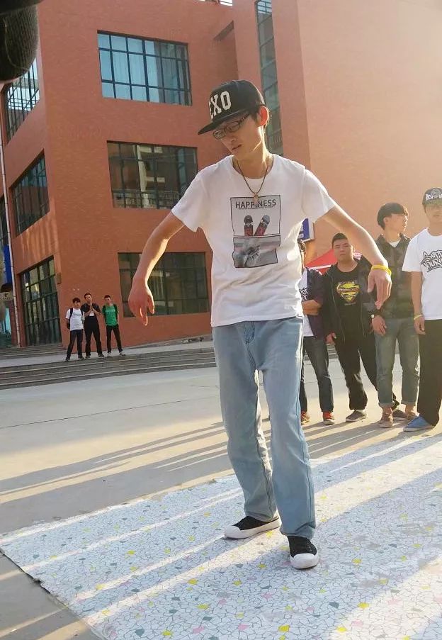 百团纳新宣传视频,百团纳新采访视频