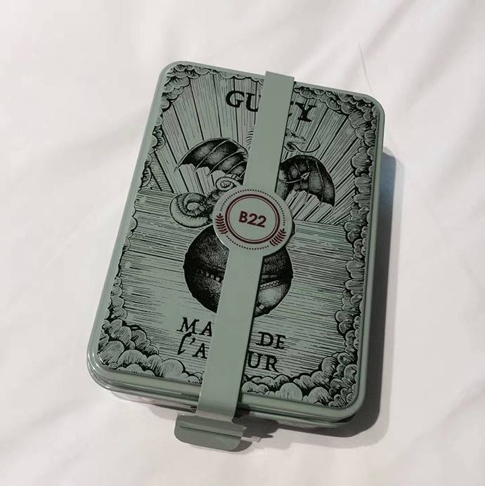 李宇春：Gucci 秀场可不只我一个「中国娃娃」｜时装周