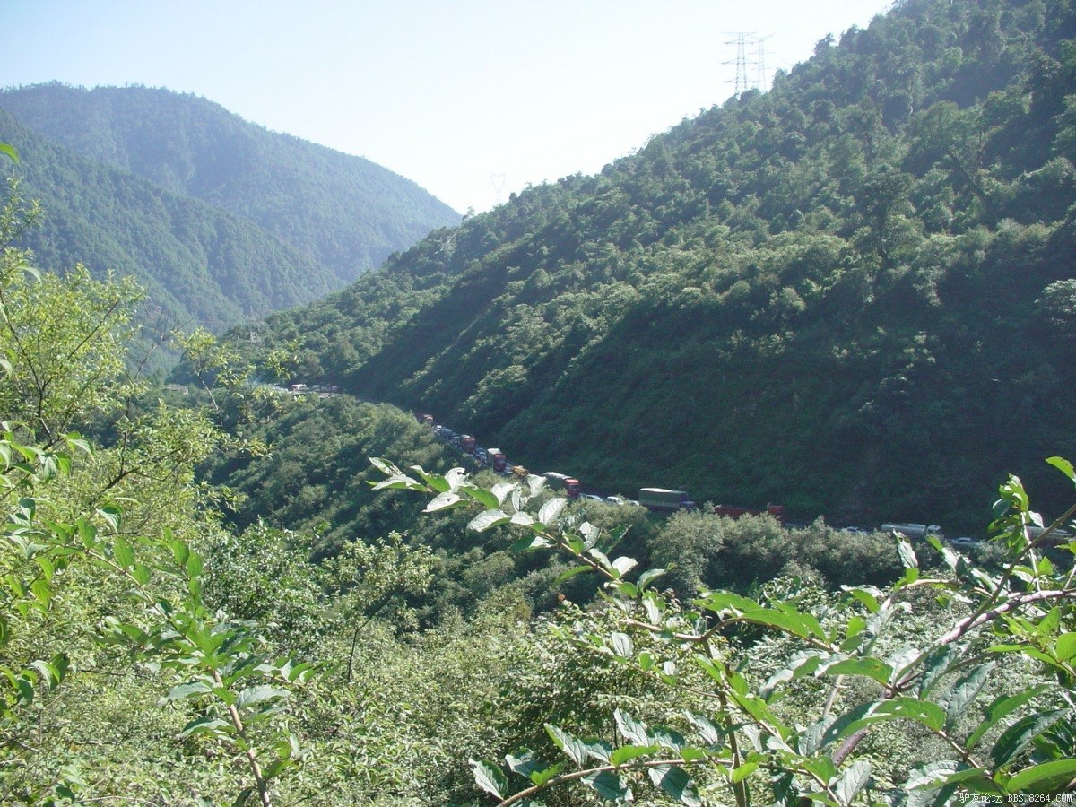 一个人一台车到西藏,一个人一辆车直通拉萨