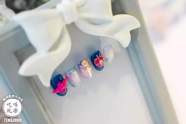 这次探店！我们瞄准了一家能让你少女心炸裂的美甲店