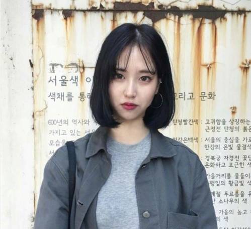 显脸小发型女2021流行发型,40-50岁脸大脖子短发型显脸小的