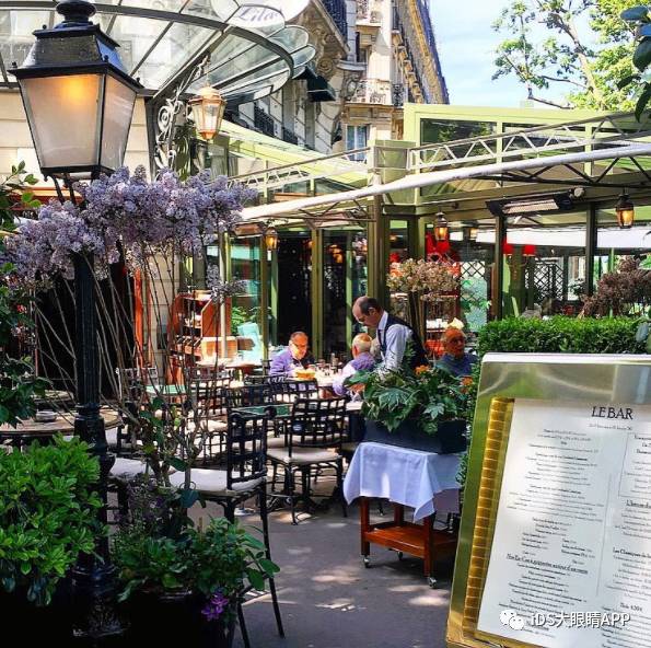 想偶遇赵丽颖吗？在巴黎时装周，她一定会去这十家咖啡馆！