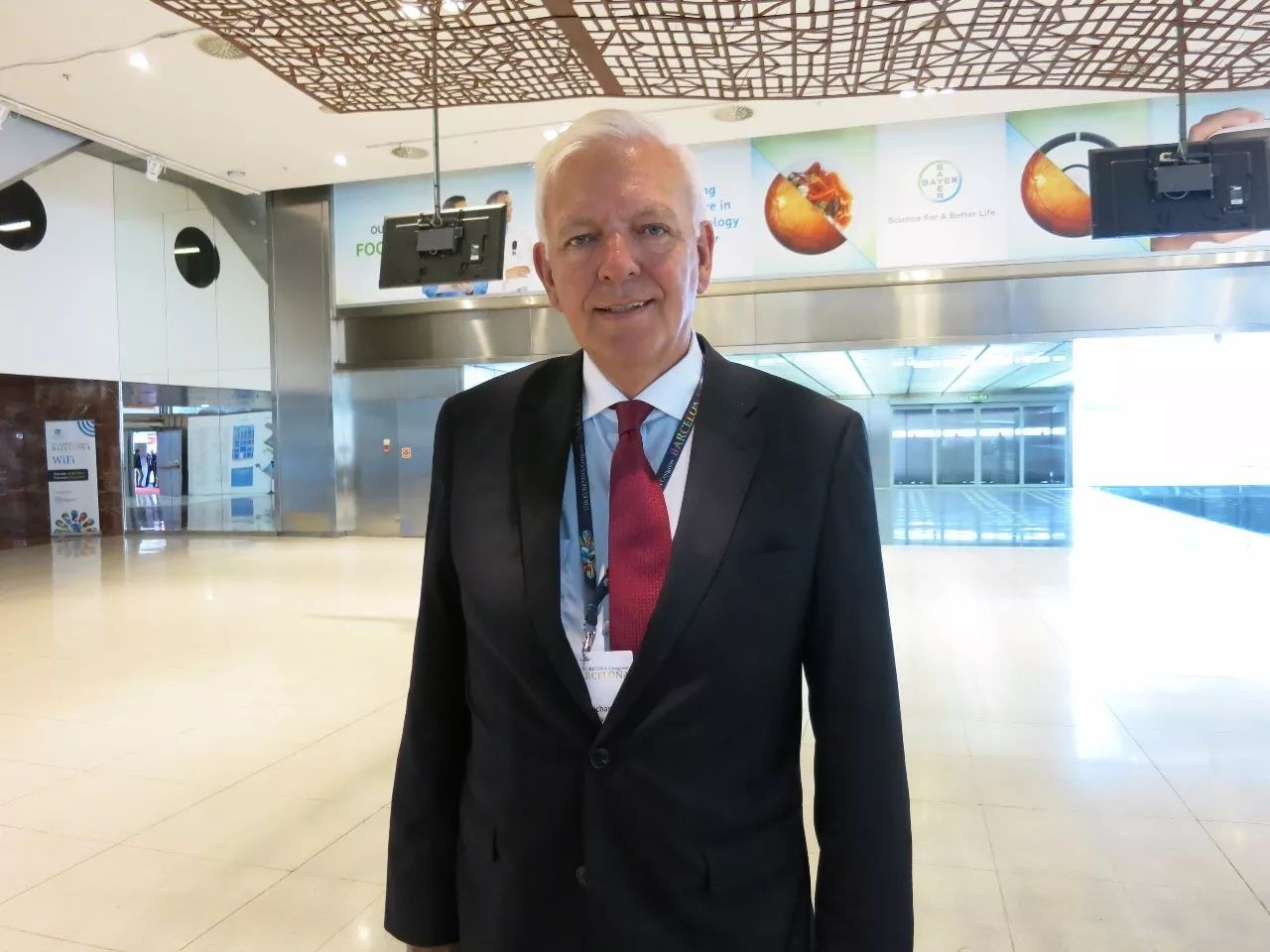 眼冒金星是有光斑吗,眼冒金星是缺氧吗