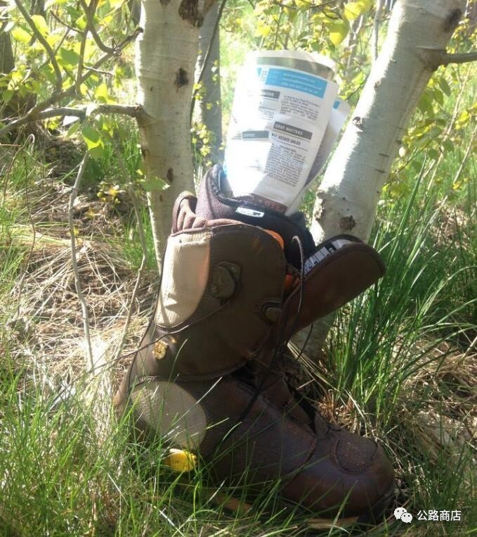 滑雪场鞋子衣服很脏,滑雪场的滑雪鞋臭怎么办