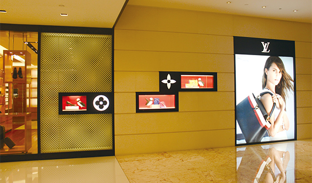 本土电商抢滩奢侈品江湖,电商巨头抢滩同城